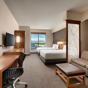 Upper Floors Queen Room